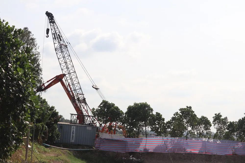 Công tác cứu hộ tại hiện trường vẫn đang được khẩn trương thực hiện. Công tác cứu hộ tại hiện trường vẫn đang được khẩn trương thực hiện.