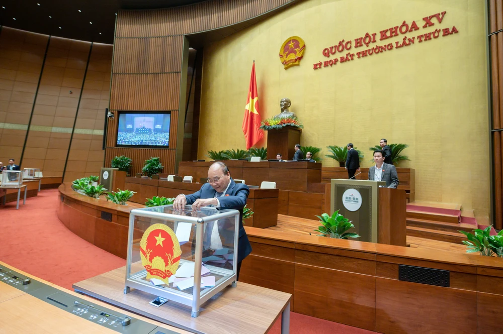 Các đại biểu Quốc hội bỏ phiếu quyết định về nhân sự. Ảnh: PV Các đại biểu Quốc hội bỏ phiếu quyết định về nhân sự. Ảnh: PV