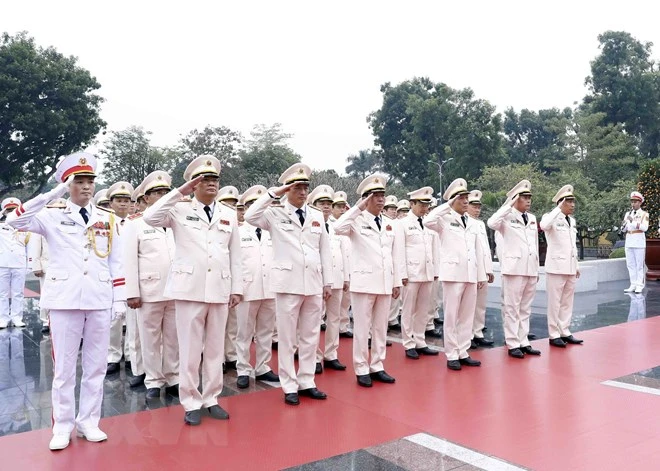 Lãnh đạo Đảng, Nhà nước vào Lăng viếng Bác dịp Tết Nguyên đán ảnh 12