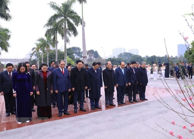 Lãnh đạo Đảng, Nhà nước vào Lăng viếng Bác dịp Tết Nguyên đán ảnh 13