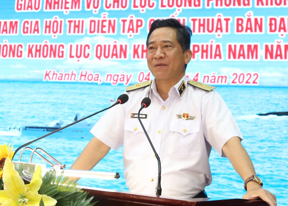 Chuẩn đô đốc, Tư lệnh Vùng 4 Nguyễn Đình Hùng được bổ nhiệm làm Phó Tư lệnh Quân chủng Hải quân. Ảnh: Báo Hải quân