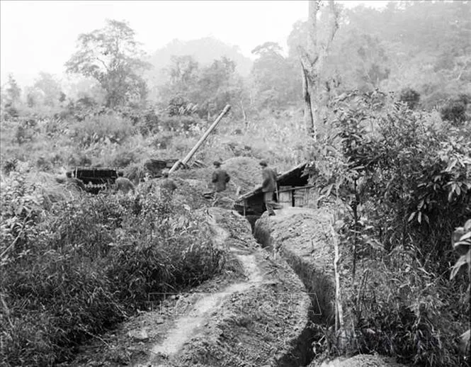 Chiến sĩ Đại đội 7, Tiểu đoàn 3 pháo binh, Đoàn M68 Hà Tuyên chuẩn bị đợt chiến đấu mới.