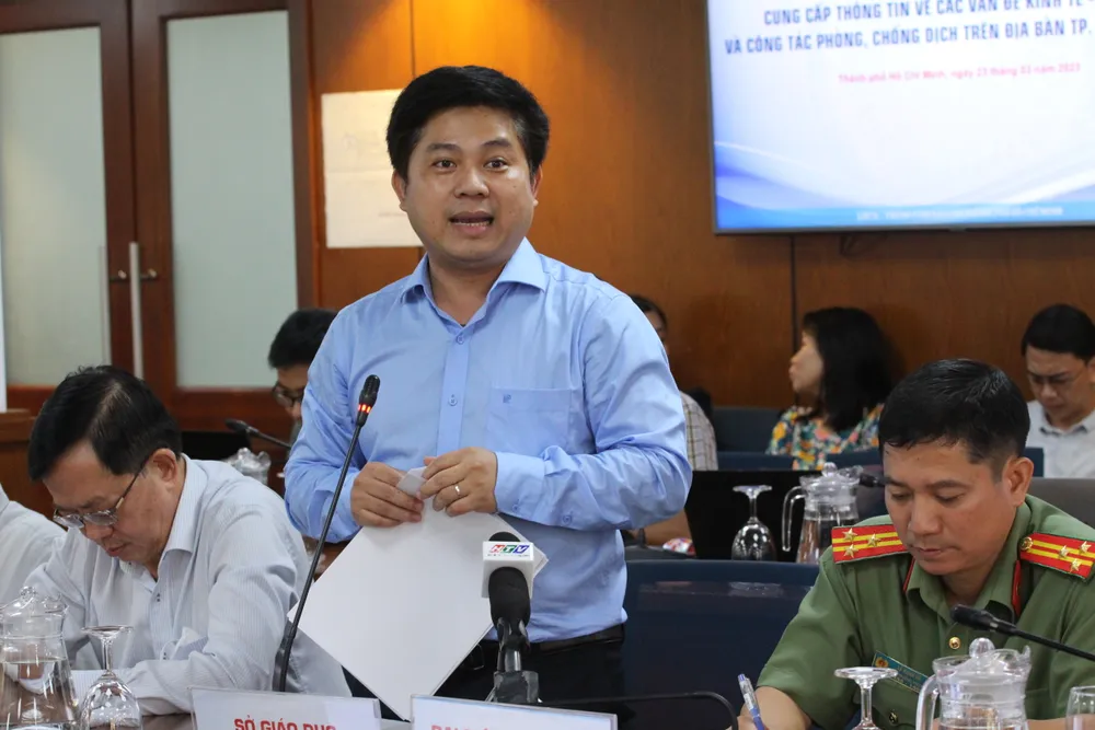 Ông Hồ Tấn Minh, Chánh Văn phòng Sở GD&amp;ĐT TP.HCM. Ảnh: THANH TUYỀN