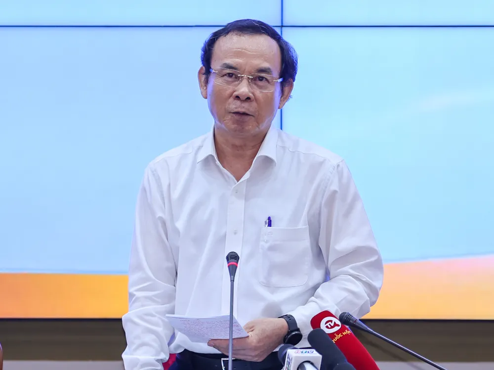 Bí thư Thành ủy TP.HCM Nguyễn Văn Nên phát biểu trong buổi làm việc với Thủ tướng ngày 16-4. Ảnh: VGP