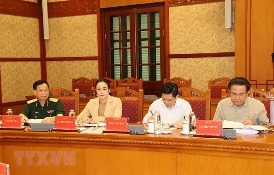 Các thành viên Ban Chỉ đạo Trung ương về phòng, chống tham nhũng, tiêu cực và đại biểu dự cuộc họp sáng 10-5. Ảnh: TTXVN