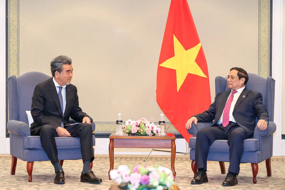 Thủ tướng Phạm Minh Chính làm việc với Giáo sư Mitsuo Ochi, Hiệu trưởng Đại học Hiroshima. Ảnh: VGP