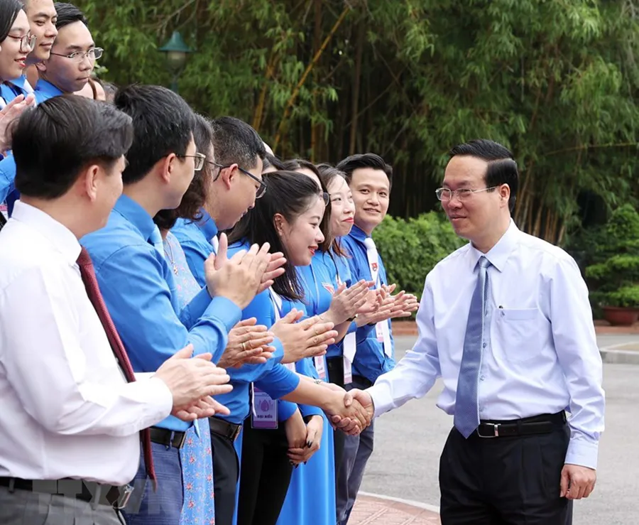 Chủ tịch nước Võ Văn Thưởng gặp mặt thân mật các thanh niên tiên tiến làm theo lời Bác năm 2023 của Đoàn Thanh niên Cộng sản Hồ Chí Minh Khối các cơ quan Trung ương. Ảnh: TTXVN Chủ tịch nước Võ Văn Thưởng gặp mặt thân mật các thanh niên tiên tiến làm theo lời Bác năm 2023 của Đoàn Thanh niên Cộng sản Hồ Chí Minh Khối các cơ quan Trung ương. Ảnh: TTXVN