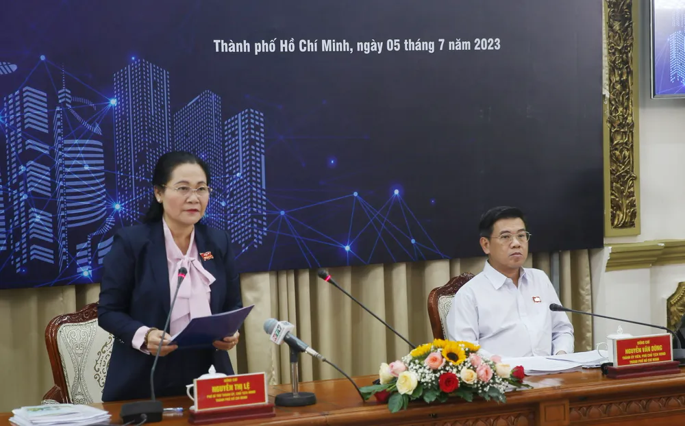 Chủ tịch HĐND TP.HCM Nguyễn Thị Lệ phát biểu khai mạc phiên giải trình. Ảnh: THANH THUỲ
