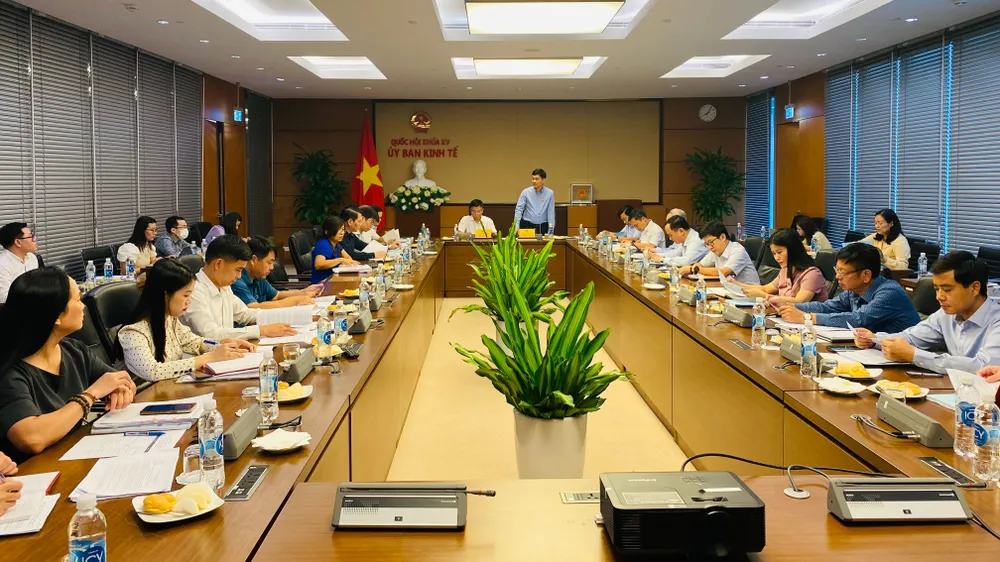 Toàn cảnh phiên họp thẩm tra dự án Luật sửa đổi, bổ sung Luật Đấu giá tài sản. Toàn cảnh phiên họp thẩm tra dự án Luật sửa đổi, bổ sung Luật Đấu giá tài sản.