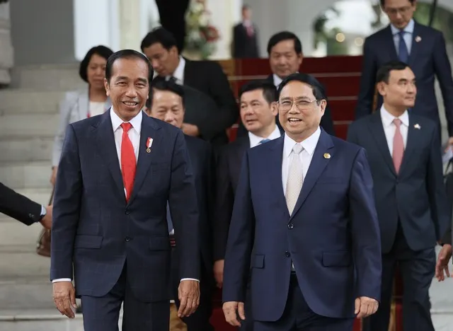 Thủ tướng Phạm Minh Chính và Tổng thống Indonesia Joko Widodo. Ảnh: VGP