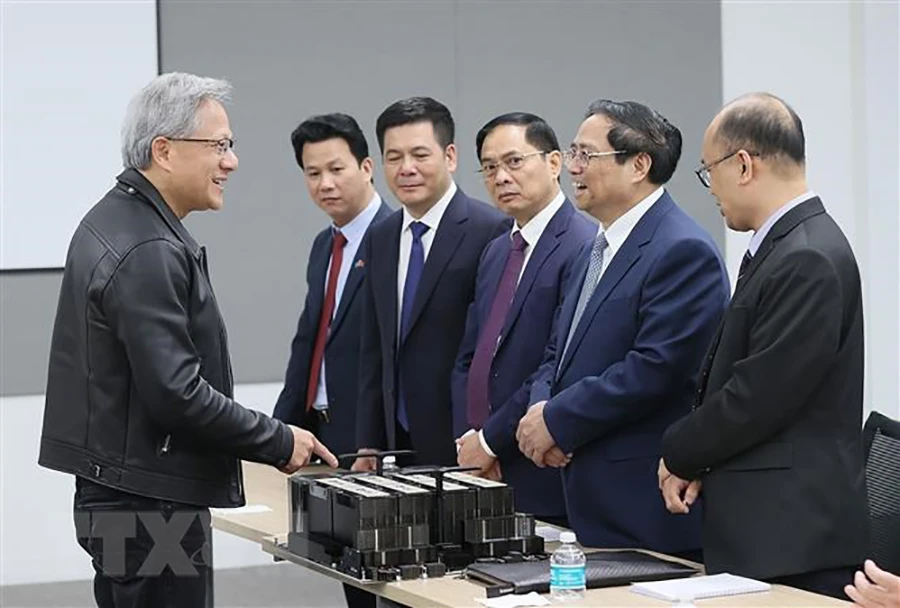thu-tuong-pham-minh-chinh-tham-tap-doan-Nvidia.jpg
