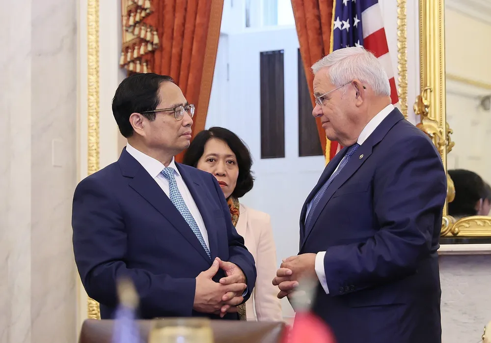 Thủ tướng Phạm Minh Chính gặp Chủ tịch Ủy ban Đối ngoại Thượng viện Mỹ Robert Menendez. Ảnh: VGP thu-tuong-pham-minh-chinh-thuong-vien-my-1.jpeg