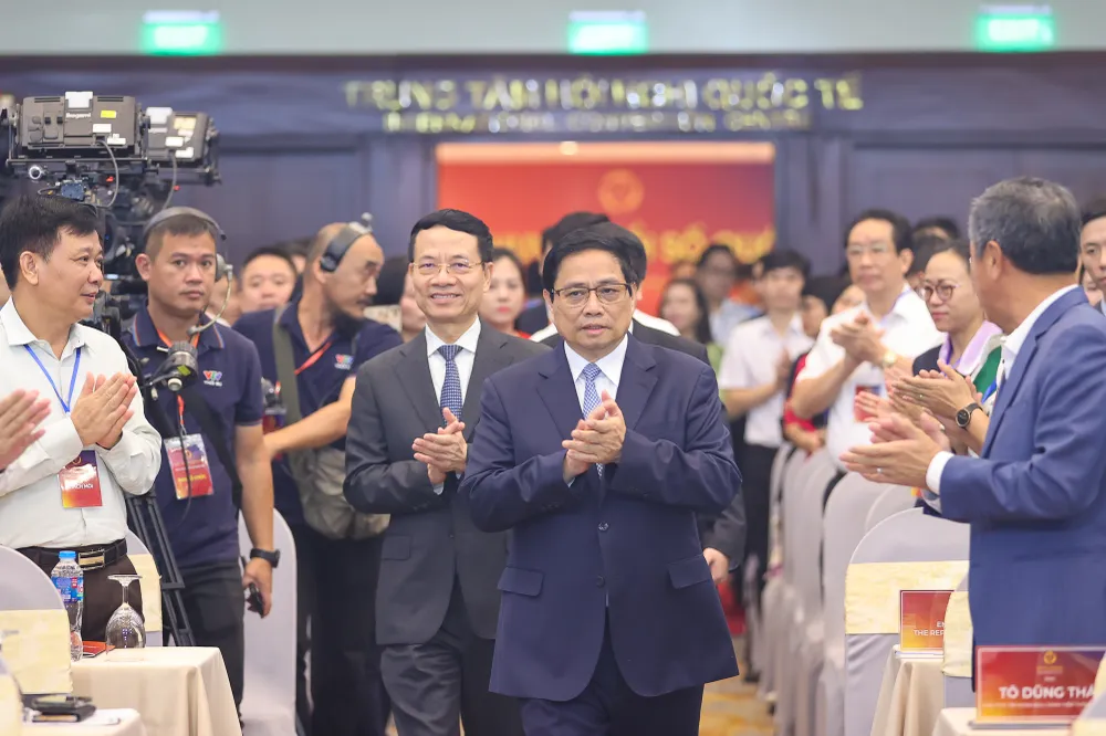 Thủ tướng Phạm Minh Chính tham dự Chương trình chào mừng Ngày Chuyển đổi số quốc gia năm 2023, với chủ đề "Khai thác dữ liệu số để tạo ra giá trị". Ảnh: VGP thu-tuong-ngay-chuyen-doi-so-quoc-gia.jpg