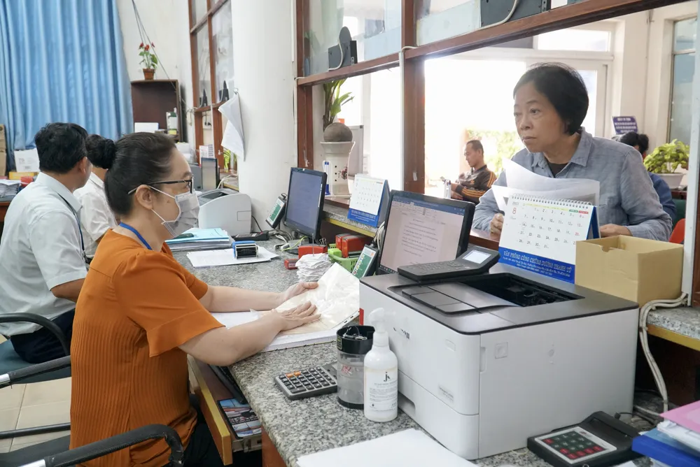 Việc xác định rõ trách nhiệm của từng người, từng bộ phận sẽ giúp cán bộ có thể phát huy tinh thần năng động, sáng tạo, dám nghĩ, dám làm, dám chịu trách nhiệm vì lợi ích chung. Ảnh minh họa: BẢO PHƯƠNG Phải truy người cố ý làm sai, bảo vệ được người làm đúng-can-bo-dam-nghi-dam-lam-binh-hung-hoa-a-1.JPG