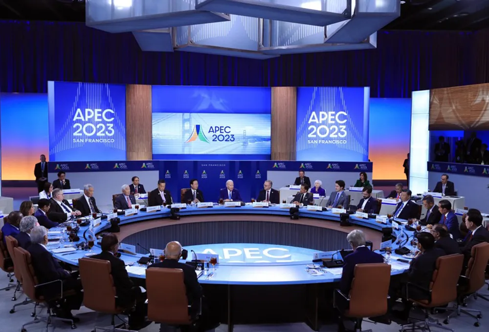 Chủ tịch nước Võ Văn Thưởng và các Nhà Lãnh đạo APEC tại phiên Đối thoại giữa nhà Lãnh đạo các Nền Kinh tế APEC và khách mời. Ảnh: TTXVN 5-chu-tich-nuoc-vo-van-thuong-ket-thuc-chuyen-tham-my-apec.jpeg