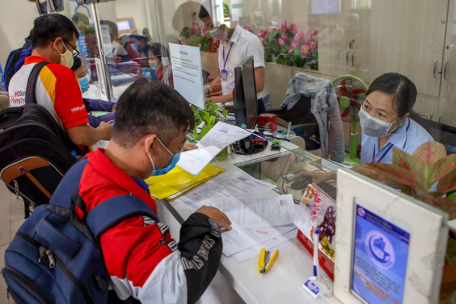 TP.HCM đang cố gắng để không người dân nào bị bỏ rơi trong việc tiếp cận các dịch vụ của một chính quyền số. Ảnh: NGUYỆT NHI p3-tthc2-nhi-6621-3978.jpg