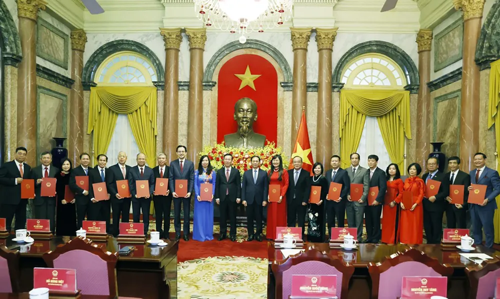 Chủ tịch nước Võ Văn Thưởng phong hàm Đại sứ cho 20 cán bộ ngoại giao