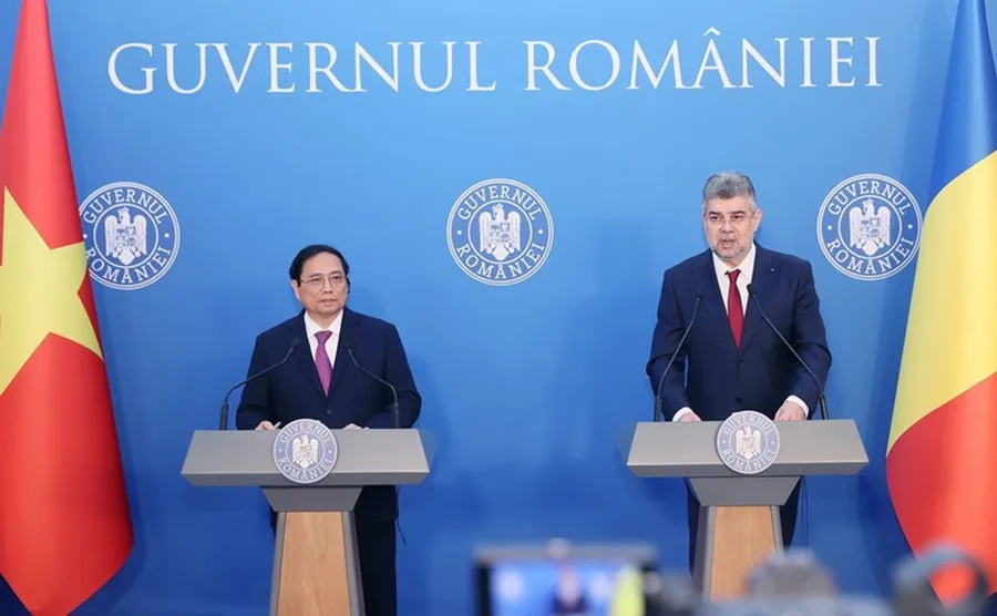 Thủ tướng Phạm Minh Chính và Thủ tướng Romania Ion-Marcel Ciolacu gặp gỡ, trao đổi thông tin với báo chí. Ảnh: TTXVN Thủ tướng Phạm Minh Chính: Quan hệ Việt Nam-Romania đang có 'thiên thời, địa lợi, nhân hòa'