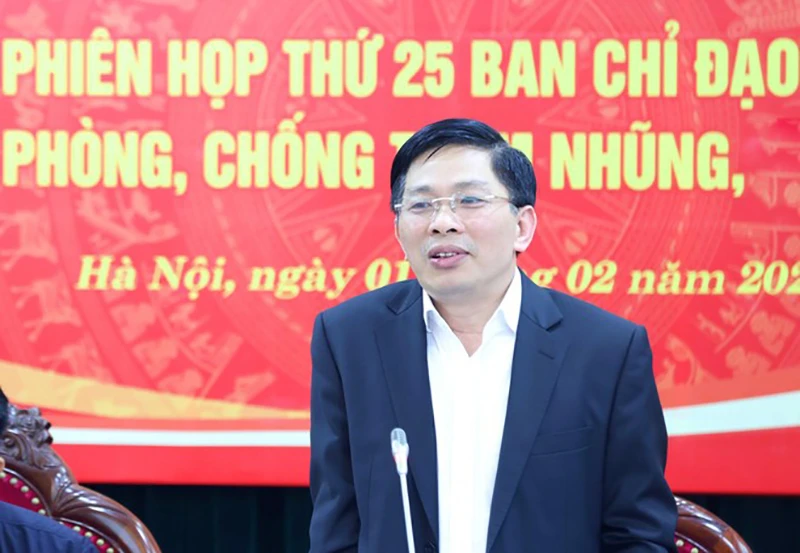 Ông Đặng Văn Dũng, Phó Trưởng Ban Nội chính Trung ương thông báo kết quả Phiên họp. Ảnh: TTXVN lan-dau-tien-6-can-bo-bi-ky-luat-do-vi-pham-trong-ke-khai-tai-san-thu-nhap.jpg