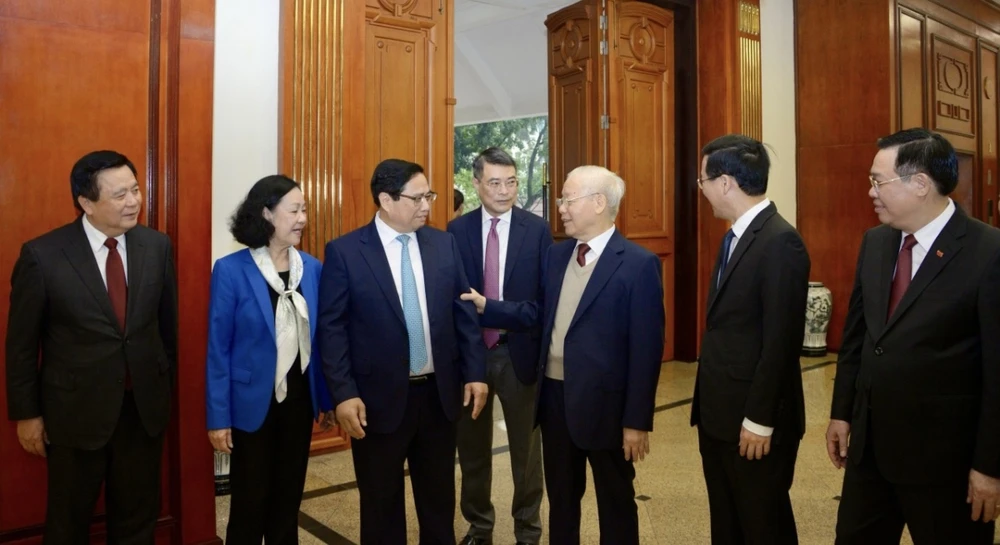 Tổng Bí thư Nguyễn Phú Trọng cùng các lãnh đạo Đảng, Nhà nước tham dự phiên họp. Ảnh: VOV tong-bi-thu-tieu-ban-van-kien-dai-hoi-14-1.jpg