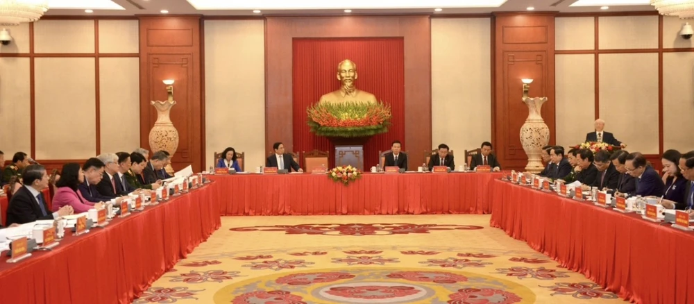 Toàn cảnh phiên họp. Ảnh: VOV tong-bi-thu-tieu-ban-van-kien-dai-hoi-14-3.jpg