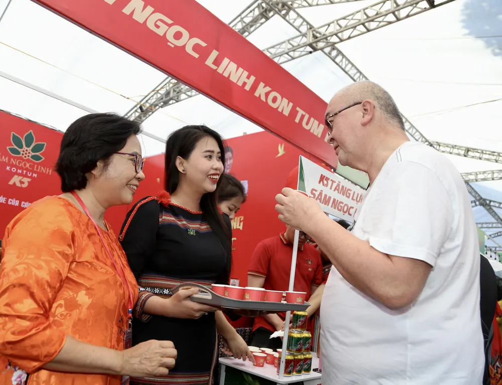 gian-hang-ocop-hoang-giang-hoi-bao-toan-quoc-2024 (3).jpg