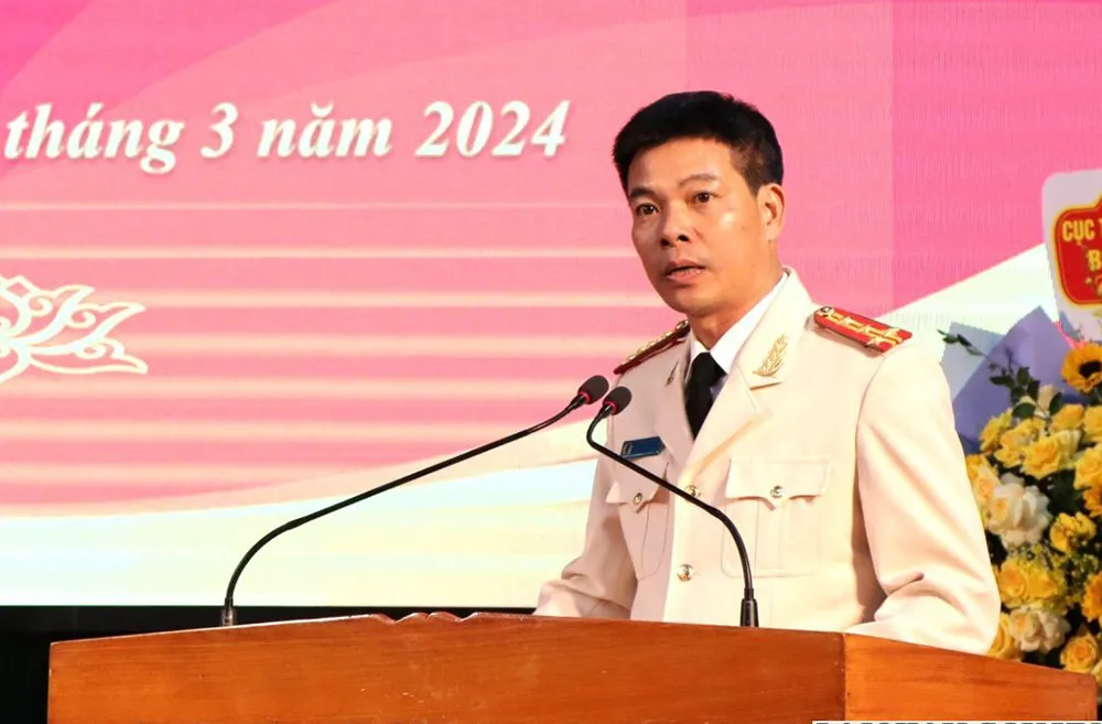 Tân Phó Giám đốc Công an tỉnh Lai Châu, Đại tá Lê Anh Hưng phát biểu nhận nhiệm vụ. Ảnh: CTTĐT LAI CHÂU pho-giam-doc-cong-an-lai-chau-le-anh-hung.jpeg