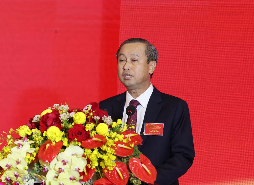 Phó Chủ tịch HĐND TP.HCM Huỳnh Thanh Nhân báo cáo tại hội nghị. Ảnh: TN tp-hcm-va-mot-so-dia-phuong-dang-thieu-pho-chu-tich-hdnd (1).jpg