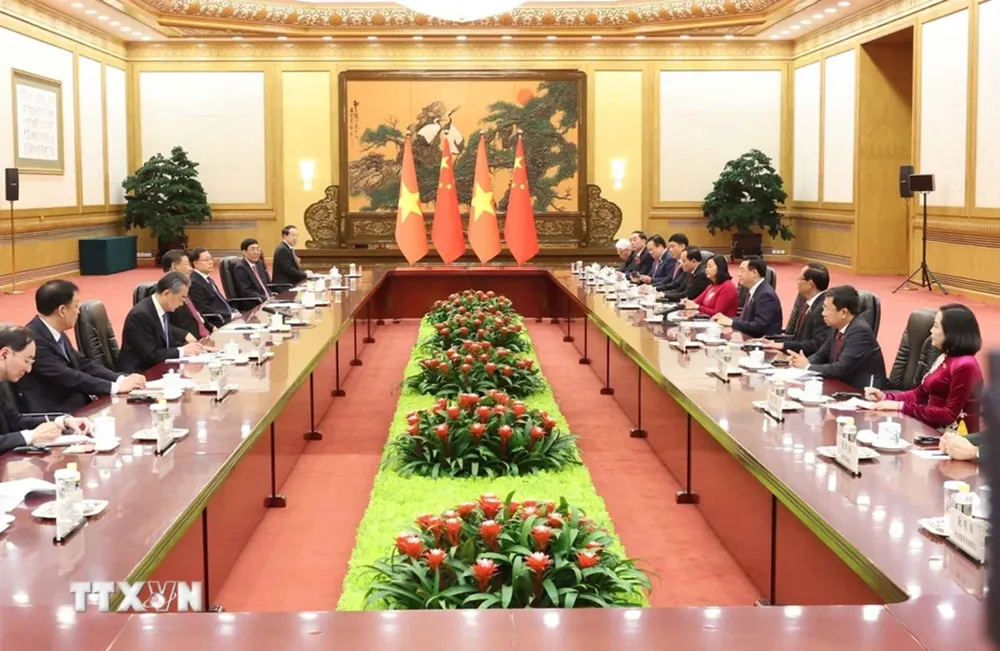 Quang cảnh buổi hội kiến cả Chủ tịch Quốc hội Vương Đình Huệ và Tổng Bí thư, Chủ tịch nước Trung Quốc Tập Cận Bình. Ảnh: TTXVN chu-tich-quoc-hoi-vuong-dinh-hue-2.png