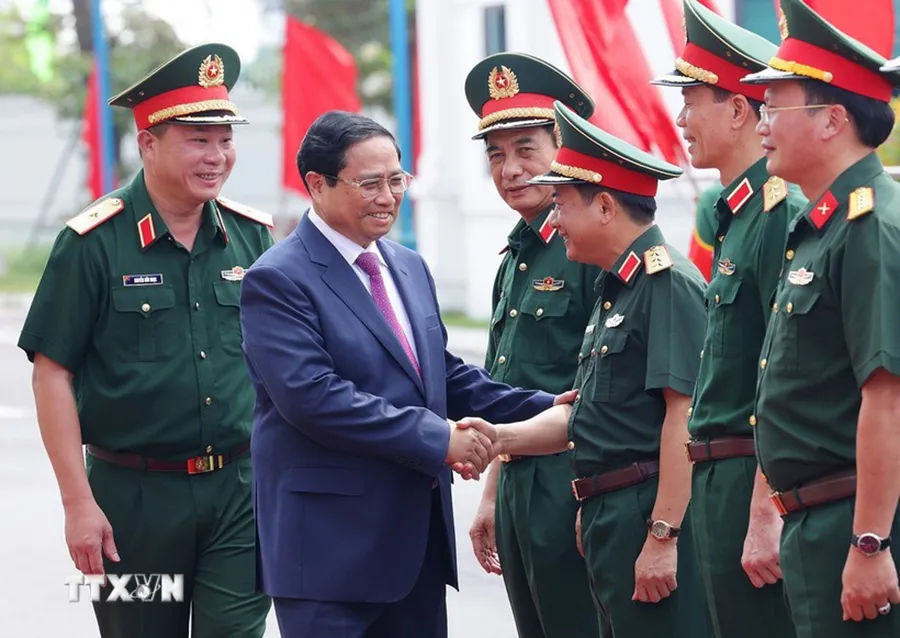 Thủ tướng Phạm Minh Chính với cán bộ, chỉ huy, chiến sỹ Binh đoàn 12 (Bộ Quốc phòng). Ảnh: TTXVN Thủ tướng Phạm Minh Chính thăm, làm việc tại Binh đoàn 12