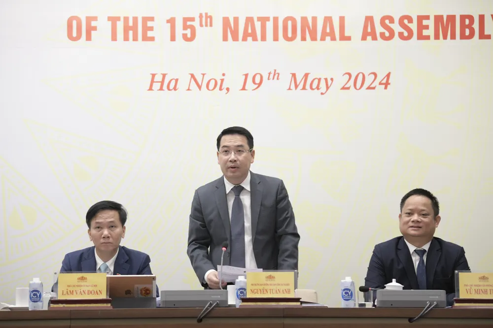 Phó Trưởng ban Thường trực Ban công tác đại biểu Nguyễn Tuấn Anh. Từ đầu nhiệm kỳ, Quốc hội đã cho thôi làm nhiệm vụ 9 đại biểu