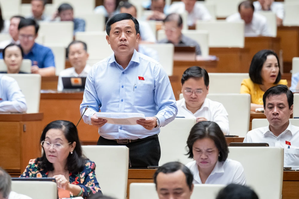 TP.HCM thiếu bãi đỗ xe, đại biểu kiến nghị cho khai thác các gầm cầu đường bộ