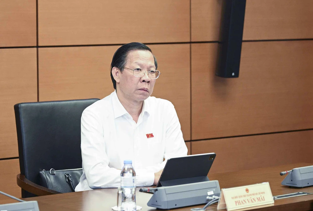Chủ tịch UBND TP.HCM Phan Văn Mãi tại phiên thảo luận tổ sáng 23-5. phan-van-mai.jpg