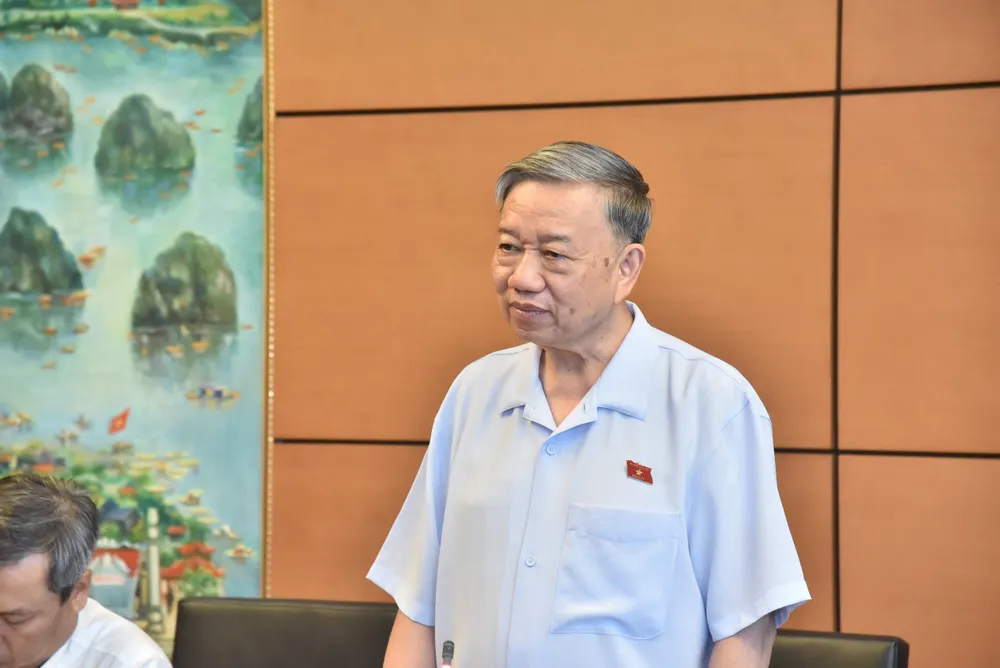 Chủ tịch nước Tô Lâm phát biểu tại phiên thảo luận tại tổ chiều 24-5. Ảnh: PHẠM THẮNG Chủ tịch nước Tô Lâm: Đa số người dân mong một xã hội an toàn