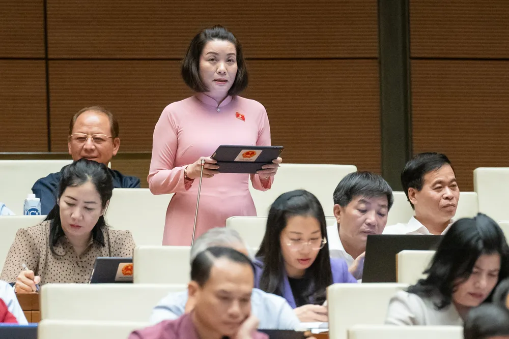 Đại biểu Nguyễn Minh Tâm (đoàn Quảng Bình). Ảnh: PHẠM THẮNG Liên tiếp xảy ra các vụ ngộ độc tập thể, đại biểu hỏi nguyên nhân do đâu?