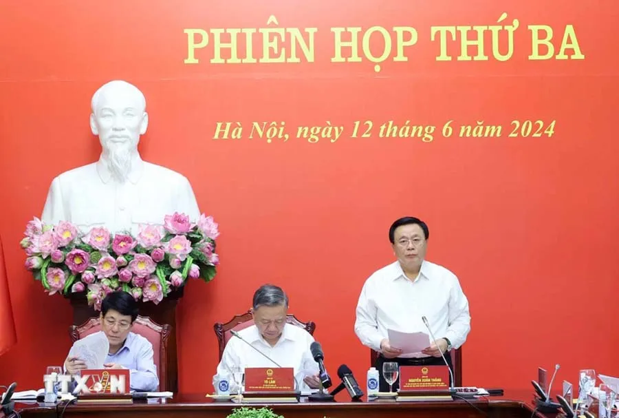 Ông Nguyễn Xuân Thắng, Giám đốc Học viện Chính trị quốc gia Hồ Chí Minh, Chủ tịch Hội đồng lý luận Trung ương, phát biểu tại phiên họp. Ảnh: TTXVN chu-tich-nuoc-to-lam-nhan-them-nhiem-vu-moi-2.jpeg