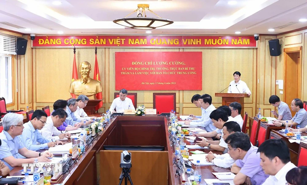 Quang cảnh buổi làm việc. Ảnh: TTXVN Thường trực Ban Bí thư Lương Cường làm việc với Ban Tổ chức Trung ương