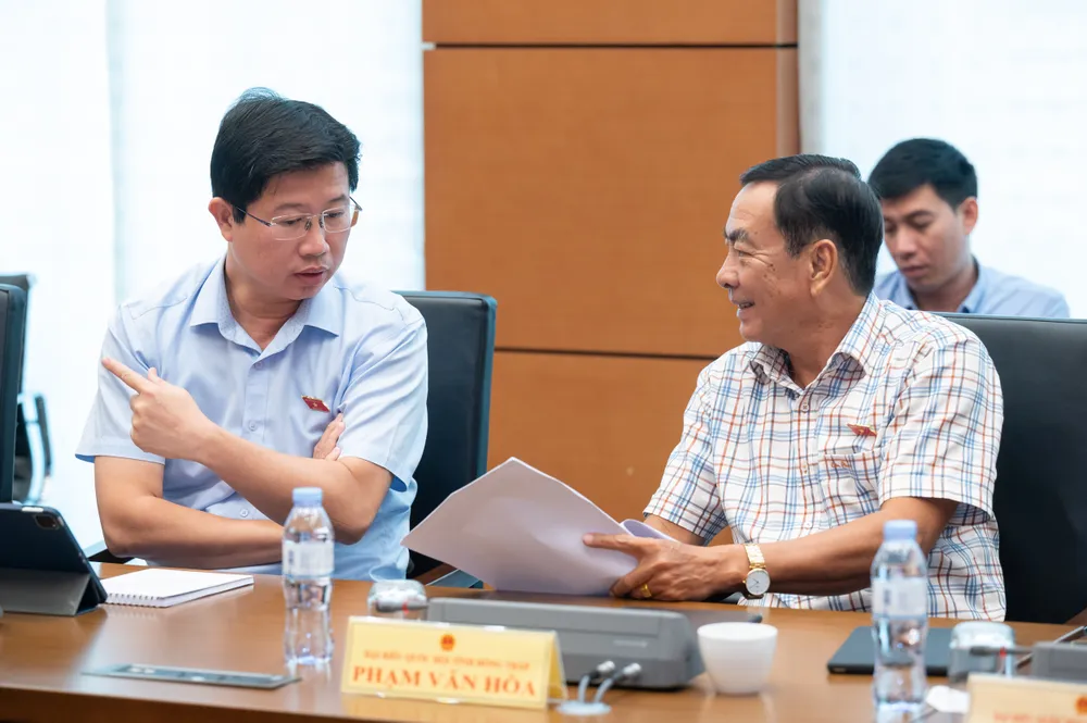 Các đại biểu tại phiên thảo luận tổ về chủ trương đầu tư dự án cao tốc Gia Nghĩa - Chơn Thành. Ảnh: QH Cam kết đảm bảo vốn cho dự án cao tốc Gia Nghĩa - Chơn Thành