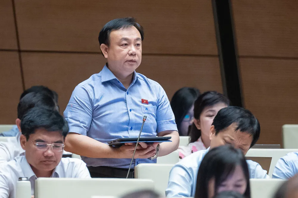 Đại biểu Nguyễn Công Long (đoàn Đồng Nai). Ảnh: PHẠM THẮNG cao-toc-gia-nghia-chon-thanh-ban-khoan-viec-thu-hoi-von-khi-nhieu-nhat-chi-60-xe-di-qua-moi-ngay-nguyen-cong-long.jpeg