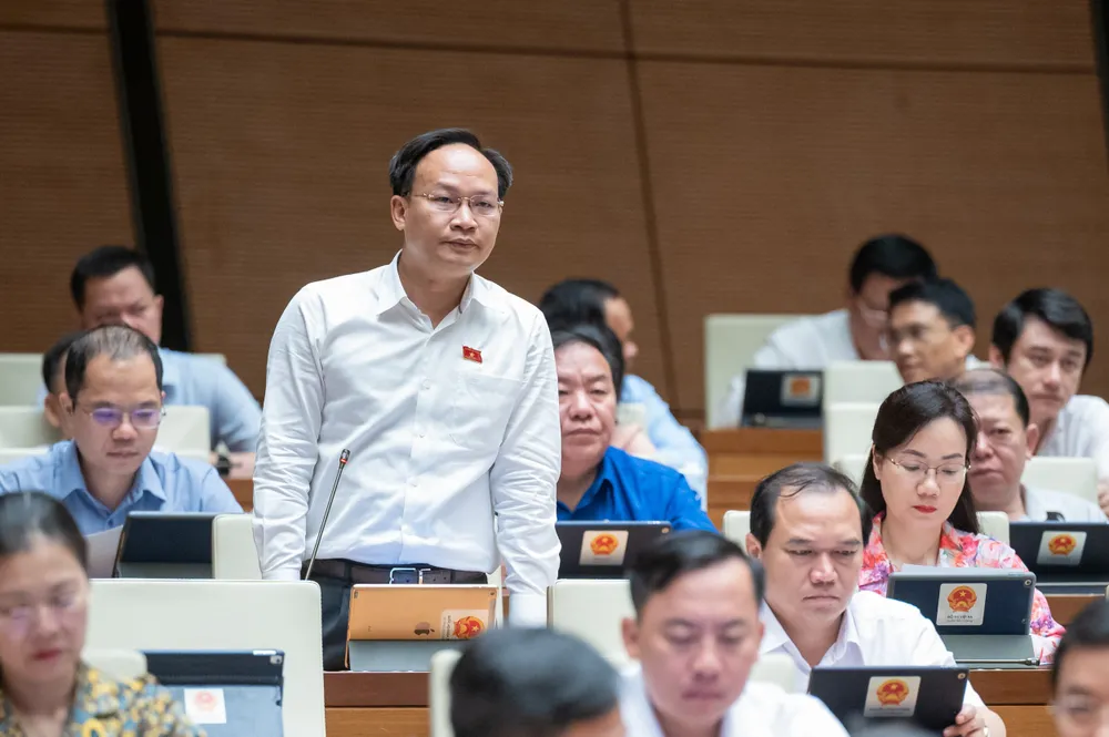 Đại biểu Phạm Văn Thịnh (đoàn Bắc Giang). Ảnh: PHẠM THẮNG cao-toc-gia-nghia-chon-thanh-ban-khoan-viec-thu-hoi-von-khi-nhieu-nhat-chi-60-xe-di-qua-moi-ngay-pham-van-thinh.jpeg