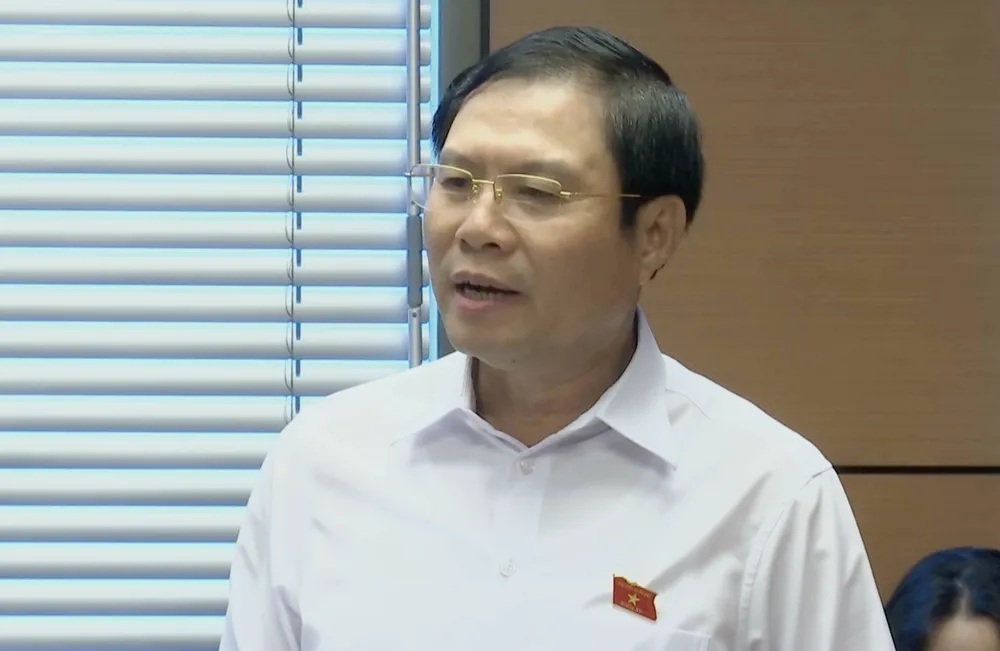Thượng tướng Nguyễn Tân Cương, Tổng Tham mưu trưởng, Thứ trưởng Bộ Quốc phòng. bo-truong-phan-van-giang-neu-khong-can-than-co-the-lai-mang-nhung-loai-vu-khi-lac-hau-ve-nha-1.png