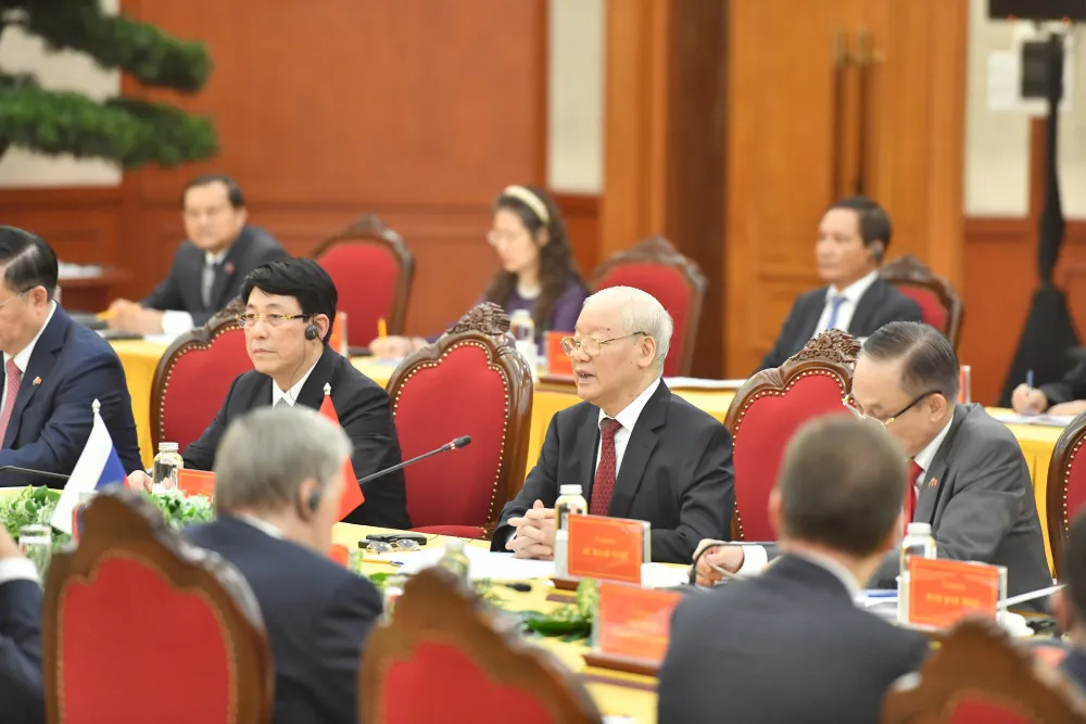 Tổng Bí thư Nguyễn Phú Trọng và Đoàn Việt Nam tại cuộc hội đàm với Tổng thống Liên bang Nga Vladimir Putin. Ảnh: VGP tong-bi-thu-nguyen-phu-trong-hoi-dam-voi-tong-thong-nga-vladimir-putin-vgp-1.jpg