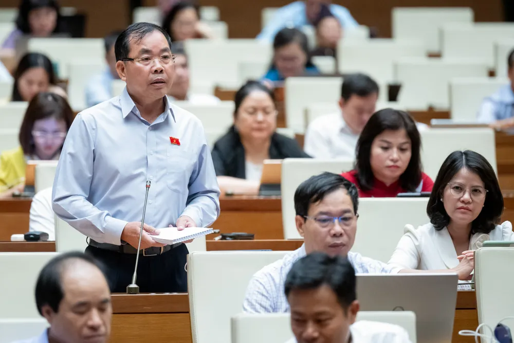 ĐB Nguyễn Quang Huân (Đoàn ĐBQH tỉnh Bình Dương). Ảnh: PHẠM THẮNG nguyen-quang-huan-tang-luong-co-so.jpg