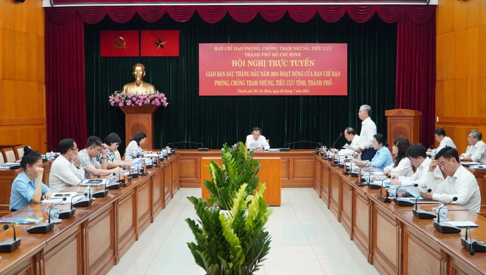 Phía đầu cầu TP.HCM, có ông Nguyễn Văn Nên, Bí thư Thành ủy TP.HCM, Trưởng Ban Chỉ đạo phòng, chống tham nhũng, tiêu cực TP.HCM và các phó Trưởng ban chỉ đạo cùng tham dự. Ảnh: THANH TUYỀN tp-hcm-kien-nghi-bo-sung-them-chuc-danh-pho-chu-tich-hoi-dong-dinh-gia-tai-san.jpg