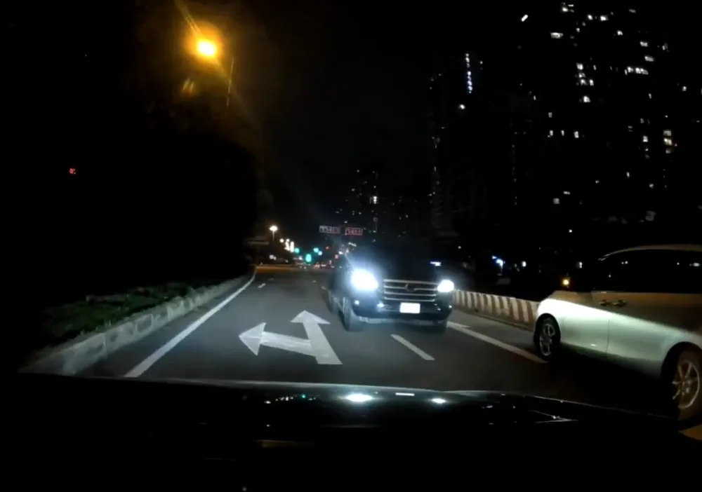 CSGT truy tìm tài xế lái ô tô đi ngược chiều tại TP Thủ Đức