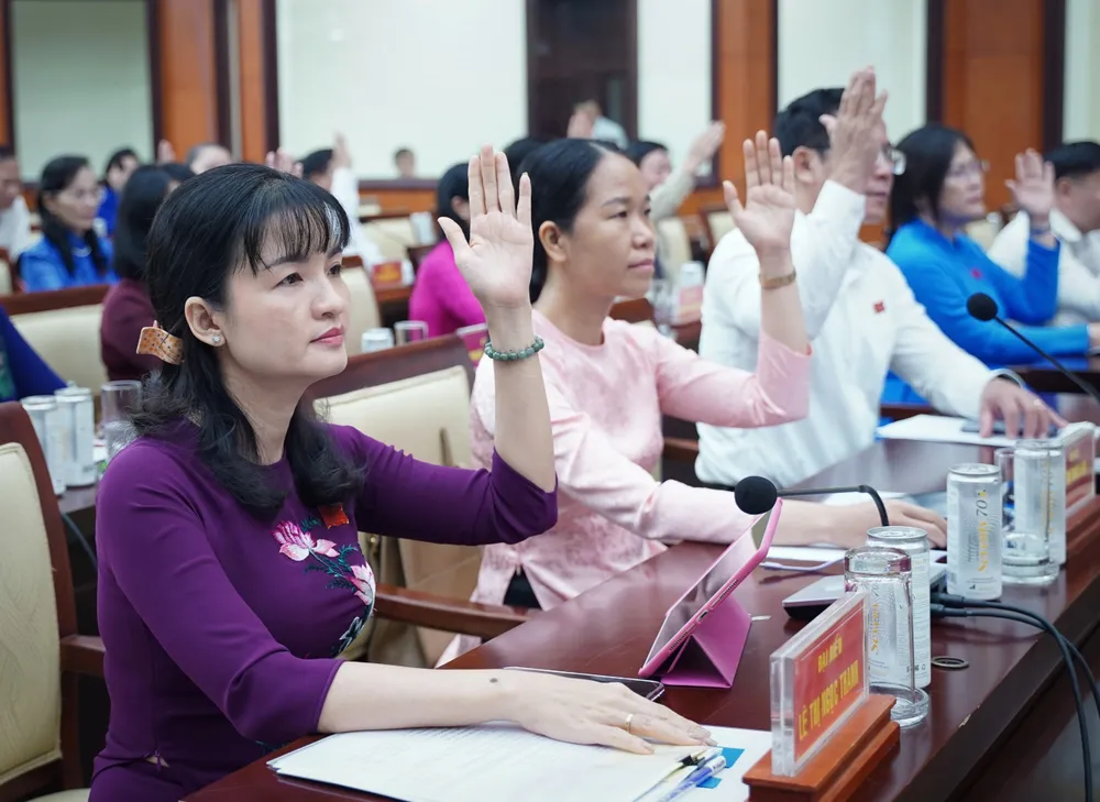 Nhiều nội dung quan trọng sẽ được HĐND TP.HCM xem xét, thông qua tại kỳ họp giữa năm tới đây. Ảnh: PLO ky-hop-hdnd-tp-hcm-giua-nam-chat-van-giam-doc-so-tt-tt-va-chu-tich-quan-binh-tan.jpg