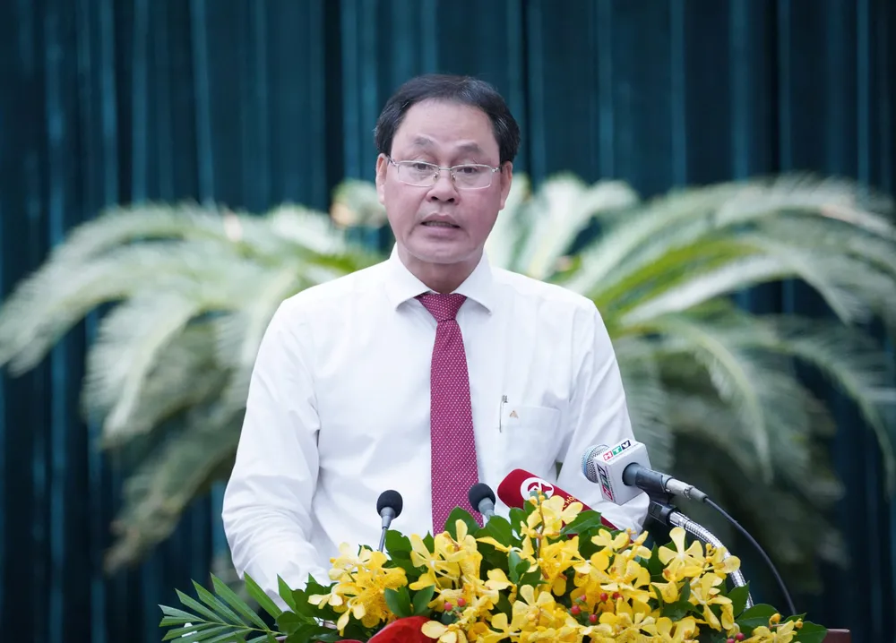 Phó Chủ tịch Thường trực Ủy ban MTTQ Việt Nam TP.HCM Nguyễn Thành Trung nêu ý kiến cử tri TP.HCM. Ảnh: THUẬN VĂN Cử tri TP.HCM vui mừng khi mức lương cơ sở, lương hưu tăng từ 1-7