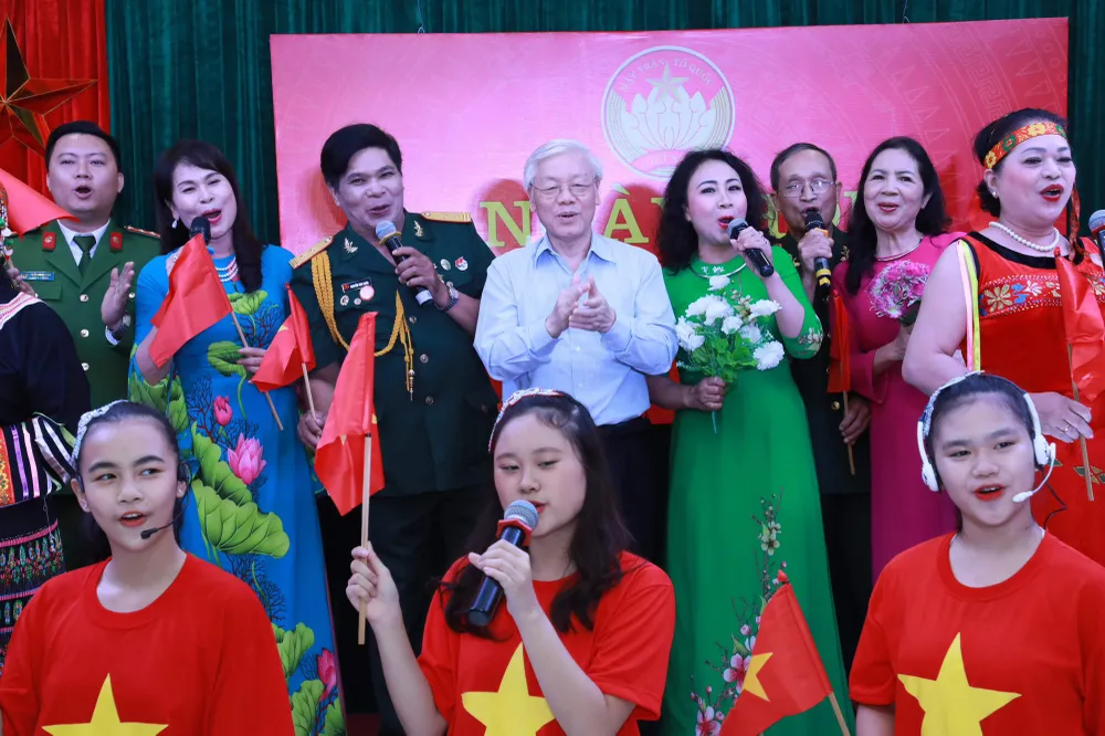 mot-so-hinh-anh-noi-bat-cua-tong-bi-thu-nguyen-phu-trong-13.jpg