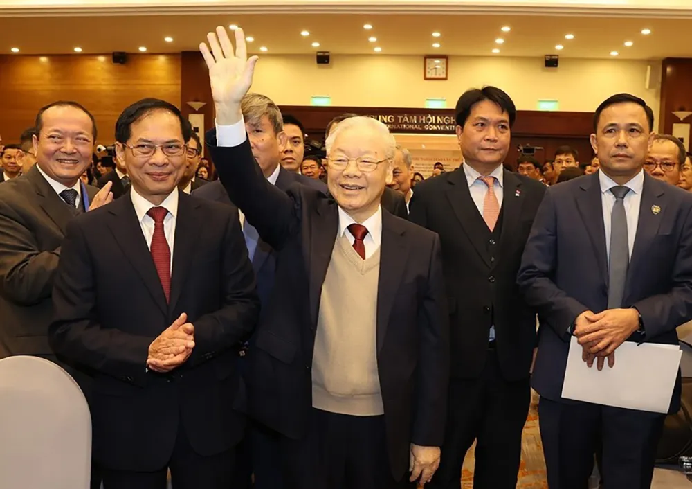 Tổng Bí thư Nguyễn Phú Trọng đến dự và phát biểu tại Hội nghị Ngoại giao lần thứ 32, tháng 12-2023. Ảnh: VGP tong-bi-thu-nguyen-phu-trong-va-8-chu-biet-lam-kim-chi-nam-cho-doi-ngoai-viet-nam.jpeg
