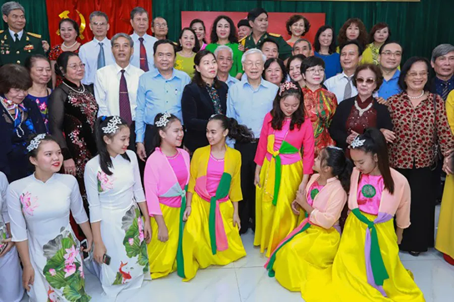 Tổng Bí thư Nguyễn Phú Trọng đã tham dự Ngày hội đại đoàn kết dân tộc tại khu phố 6, phường Nguyễn Du (quận Hai Bà Trưng, Hà Nội) dịp tháng 11-2018. Phố Thiền Quang và những ký ức tình cảm về Tổng Bí thư